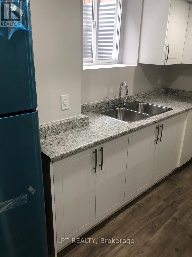 Bsmt - 7471 Saint Barbara Boulevard, Mississauga, Ontario  L5W 0G3 - Photo 10 - W13456846