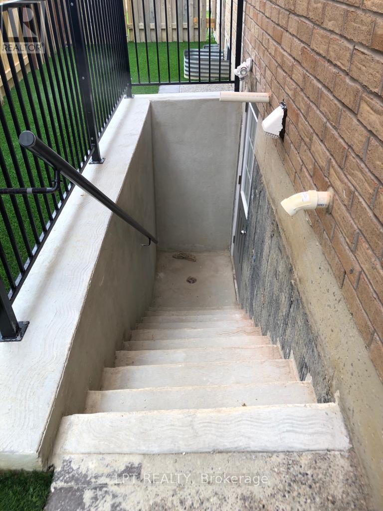 Bsmt - 7471 Saint Barbara Boulevard, Mississauga, Ontario  L5W 0G3 - Photo 2 - W13456846