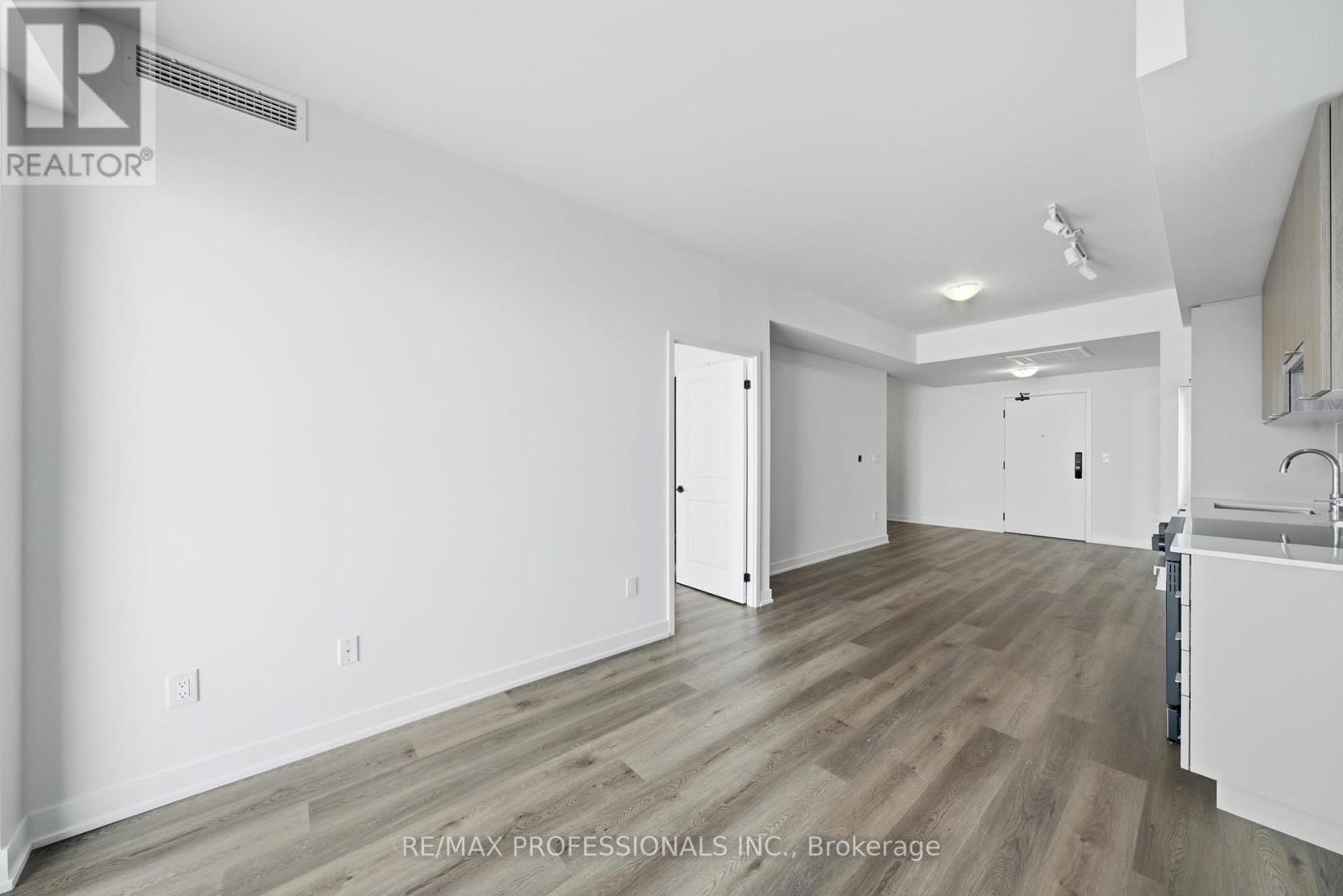 2404 - 2075 Lakeshore Road, Burlington, Ontario  L7R 1E2 - Photo 10 - W13456860