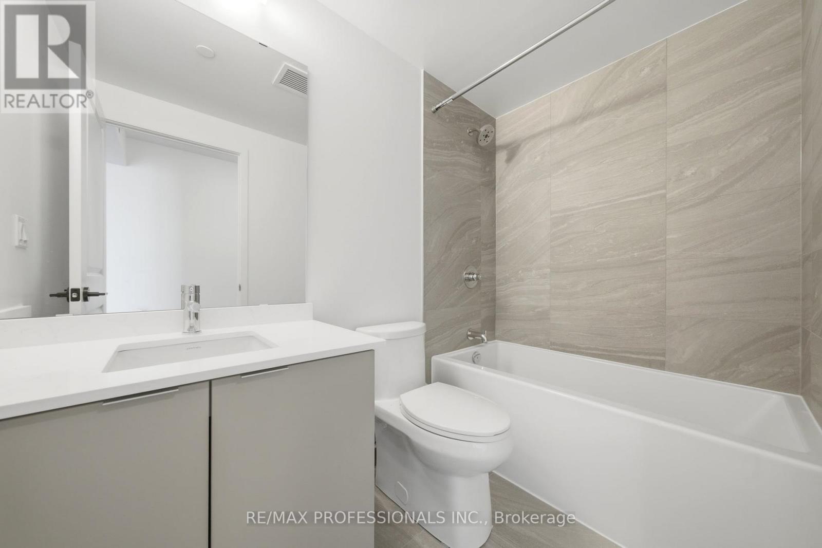 2404 - 2075 Lakeshore Road, Burlington, Ontario  L7R 1E2 - Photo 5 - W13456860