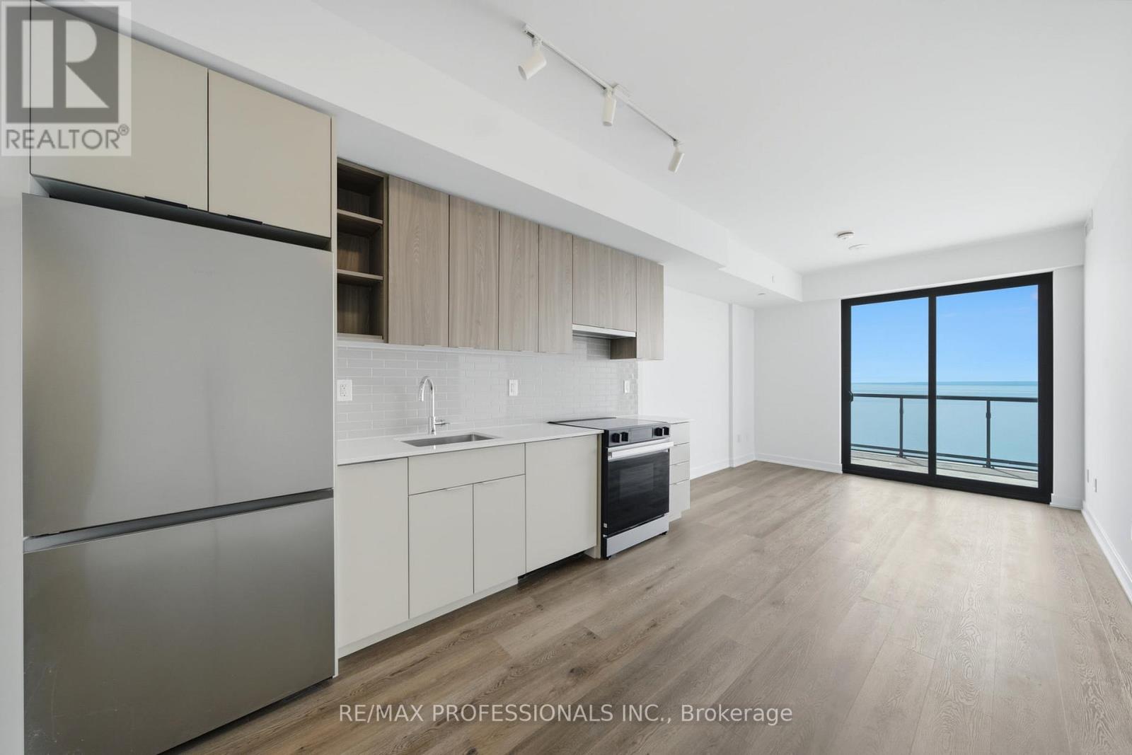 2404 - 2075 Lakeshore Road, Burlington, Ontario  L7R 1E2 - Photo 6 - W13456860