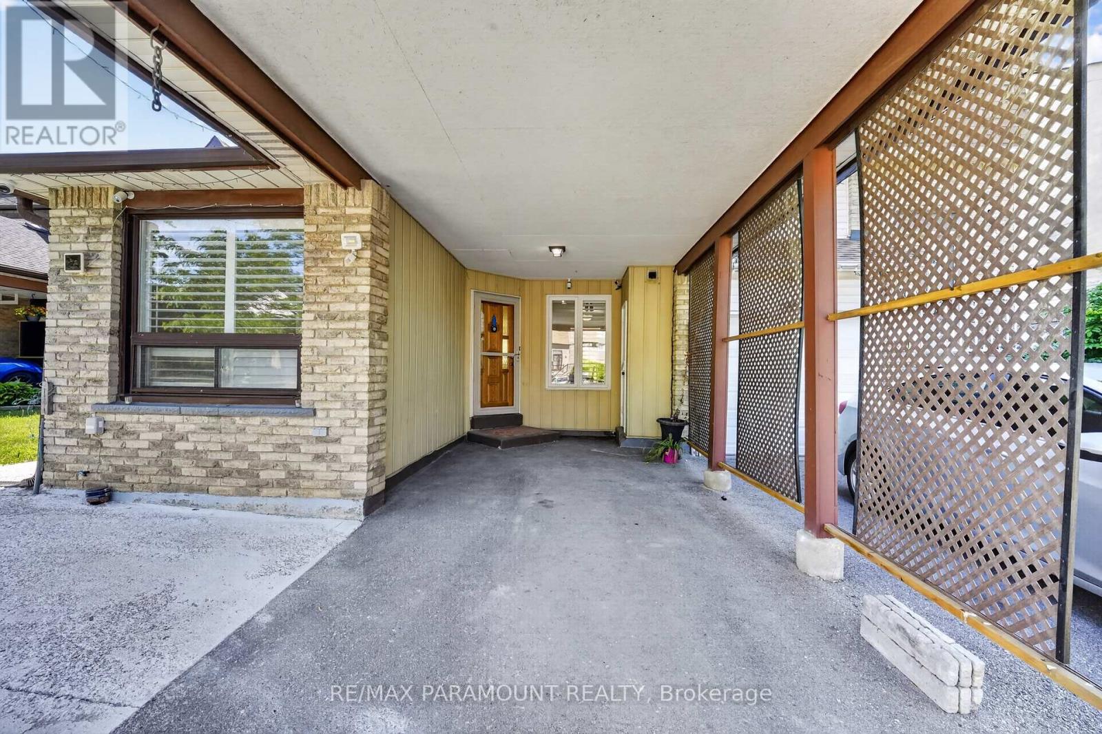 32 Fanshawe Drive, Brampton, Ontario  L6Z 1A9 - Photo 4 - W13456942
