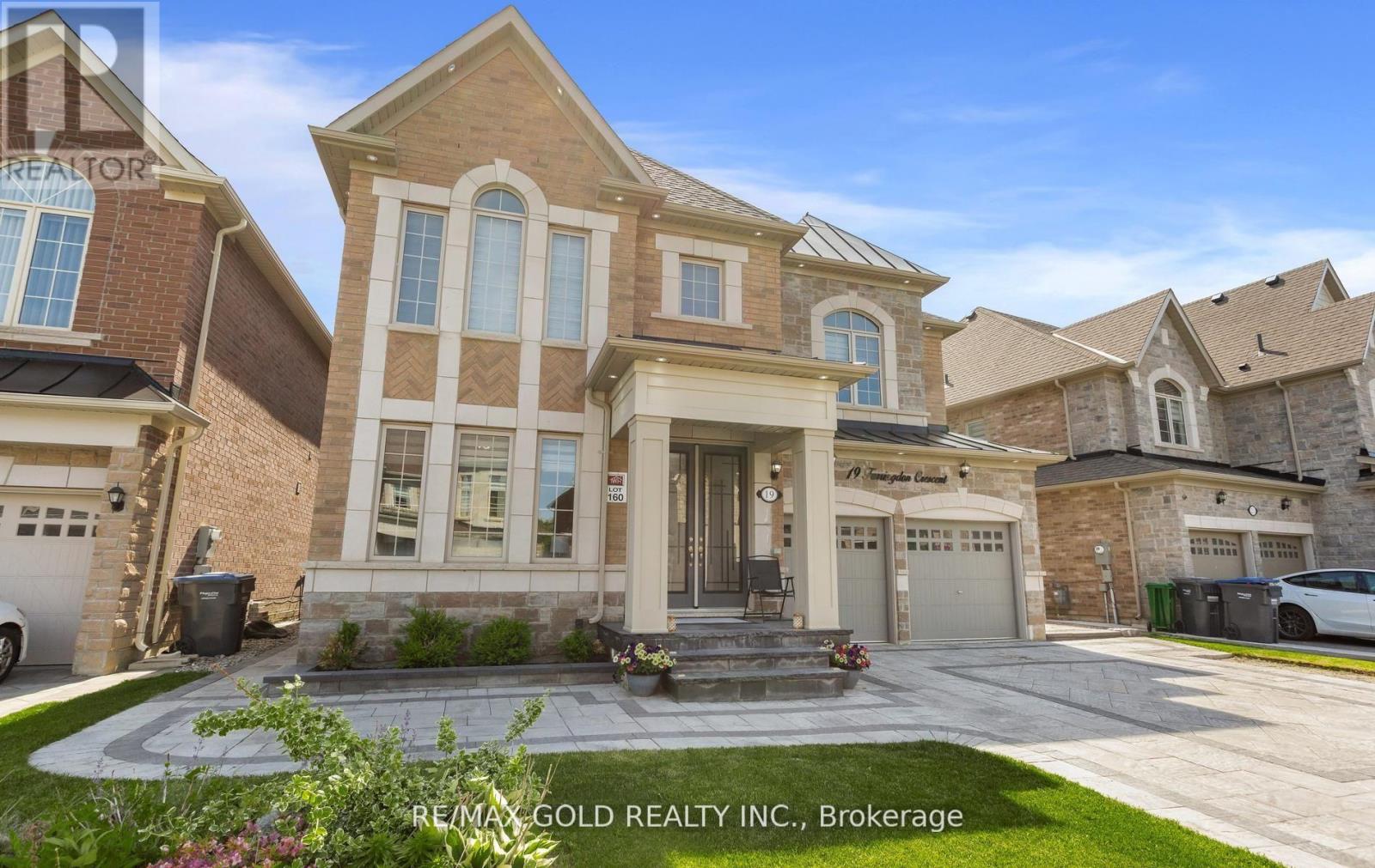 19 Farringdon Crescent, Brampton, Ontario  L7A 4Z6 - Photo 3 - W13456958