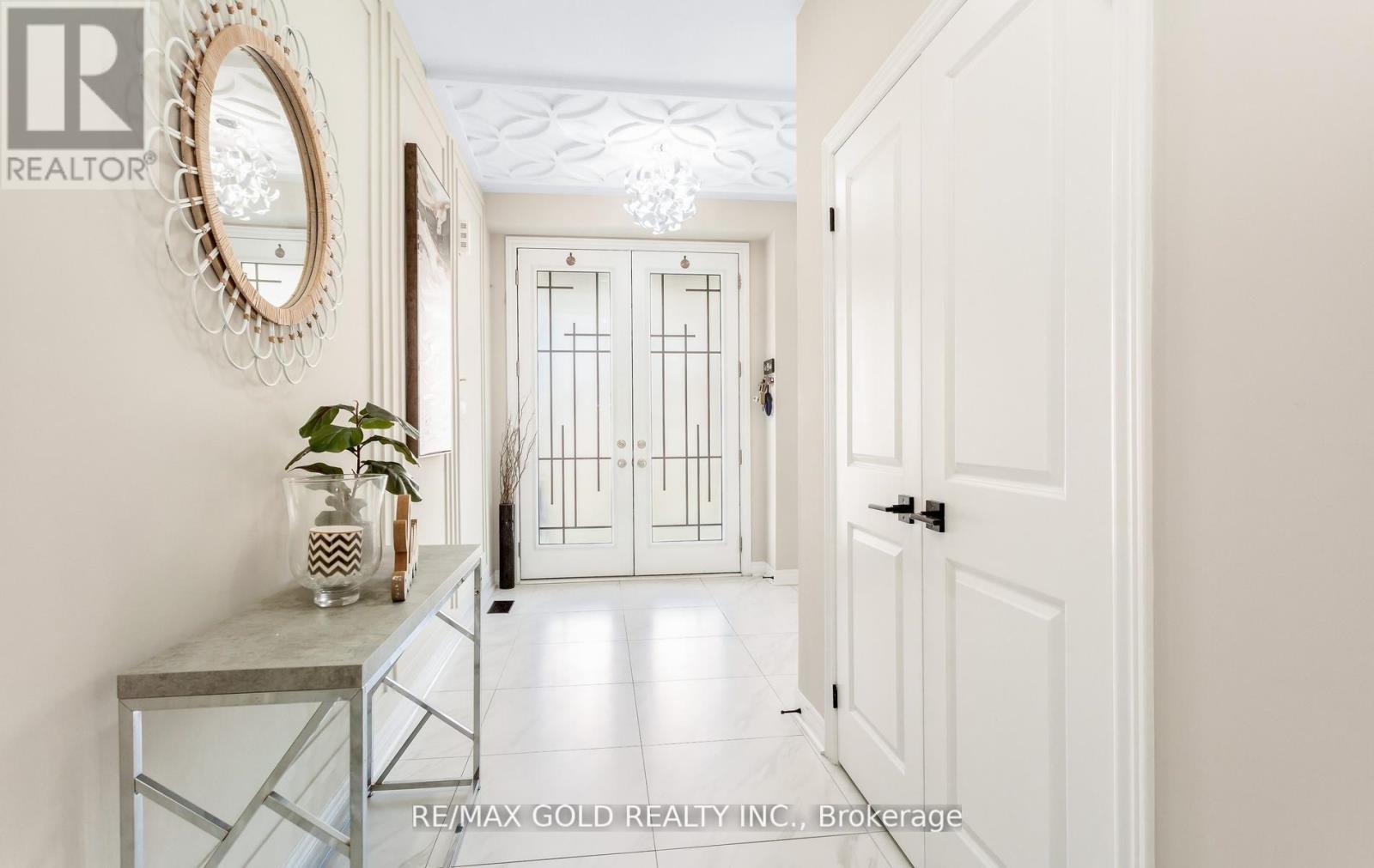 19 Farringdon Crescent, Brampton, Ontario  L7A 4Z6 - Photo 6 - W13456958