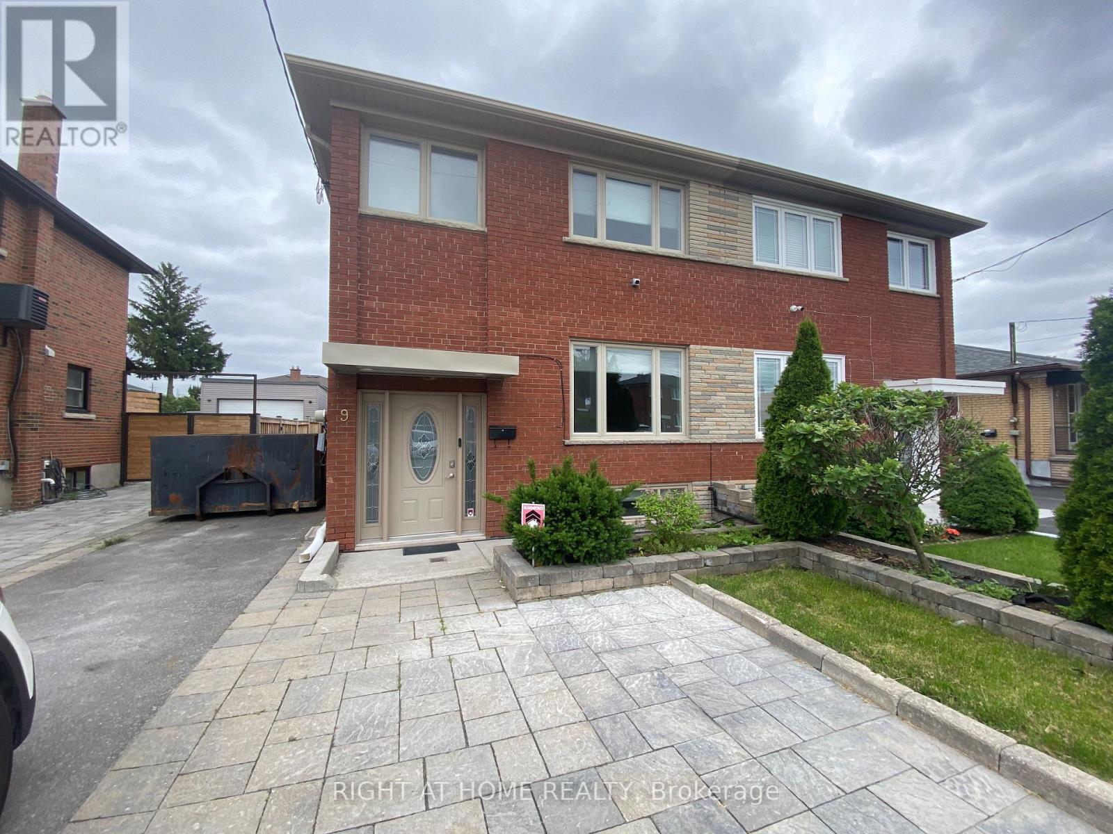 9 SNOWOOD COURT, Toronto, Ontario