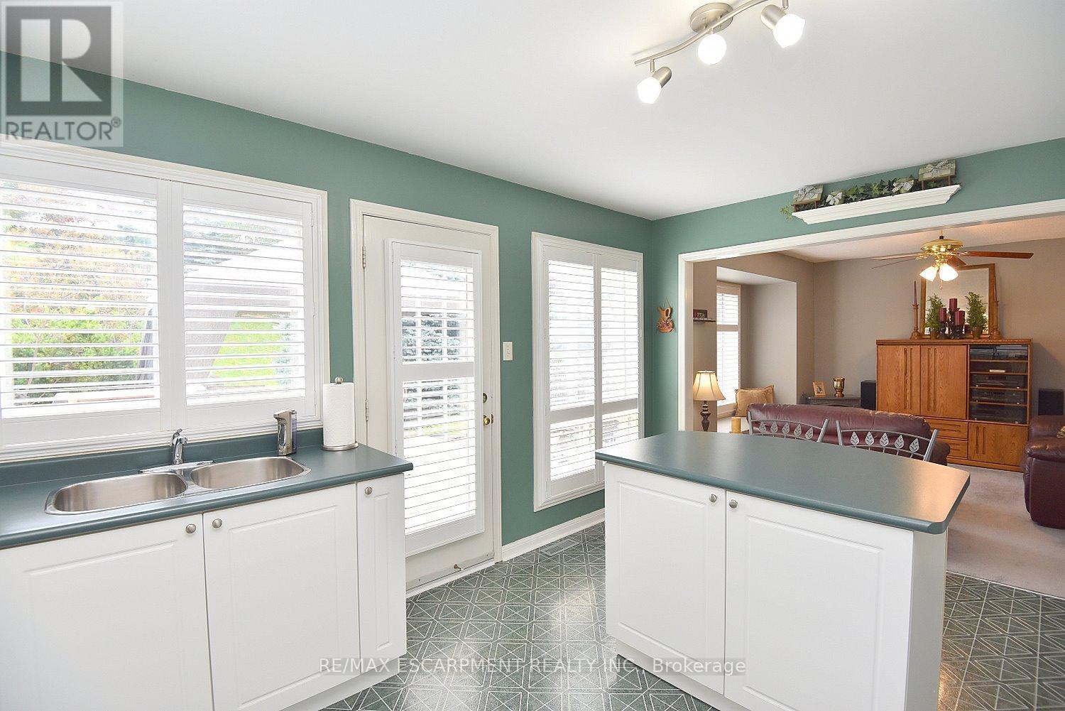 5156 Ridgewell Road, Burlington, Ontario  L7L 6N7 - Photo 14 - W13457058