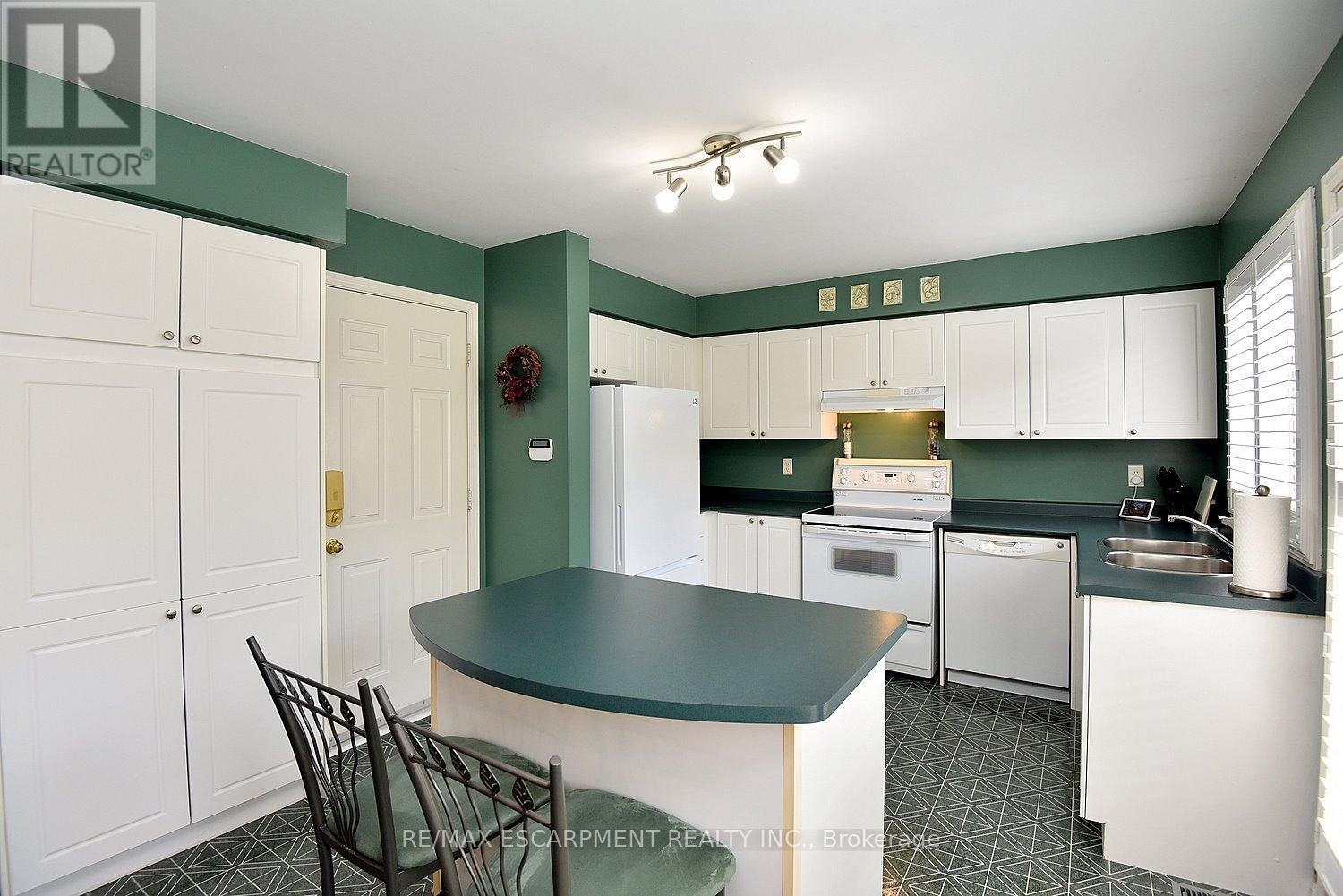 5156 Ridgewell Road, Burlington, Ontario  L7L 6N7 - Photo 15 - W13457058
