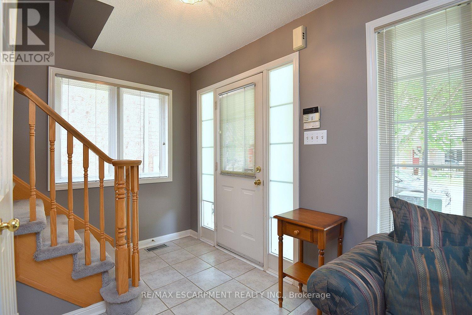 5156 Ridgewell Road, Burlington, Ontario  L7L 6N7 - Photo 5 - W13457058
