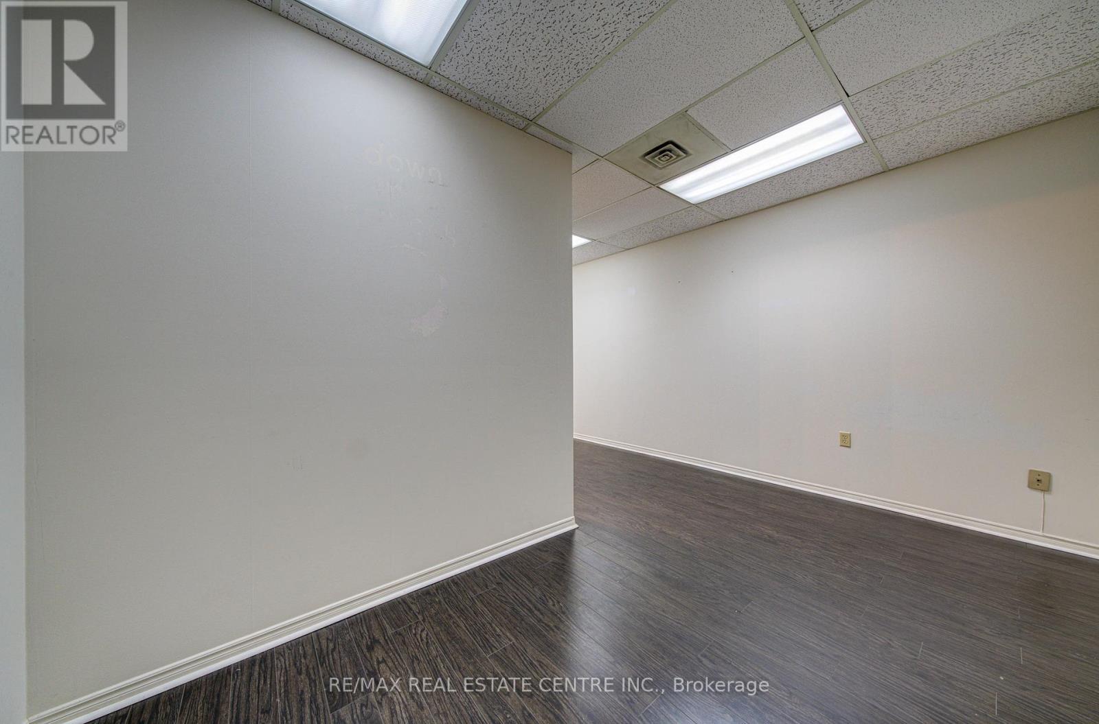 L15 - 15 Elizabeth Street, Orangeville, Ontario  L9W 3X3 - Photo 2 - W13022072