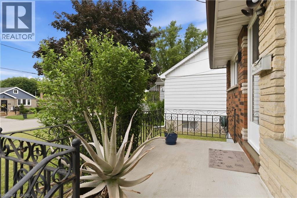 398 Sheridan Street, Brantford, Ontario  N3S 4S4 - Photo 4 - 40839382