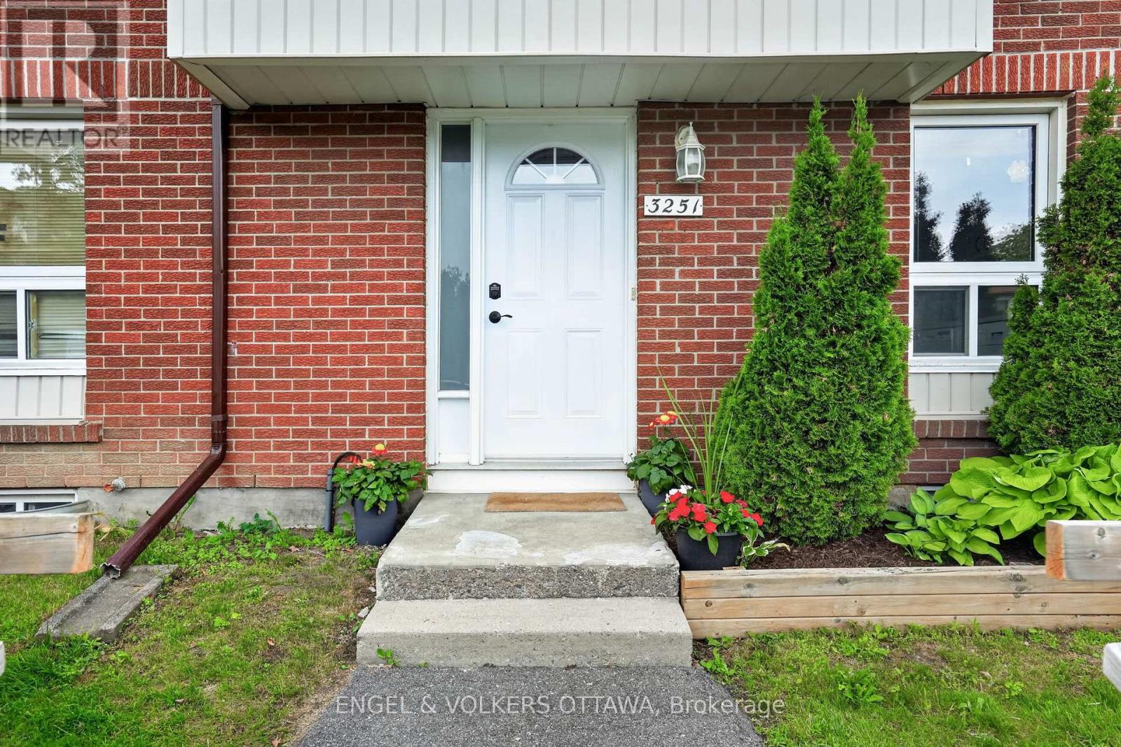 46 - 3251 Bannon Way, Ottawa, Ontario K1T 1T2 - Photo 2 - X13457154