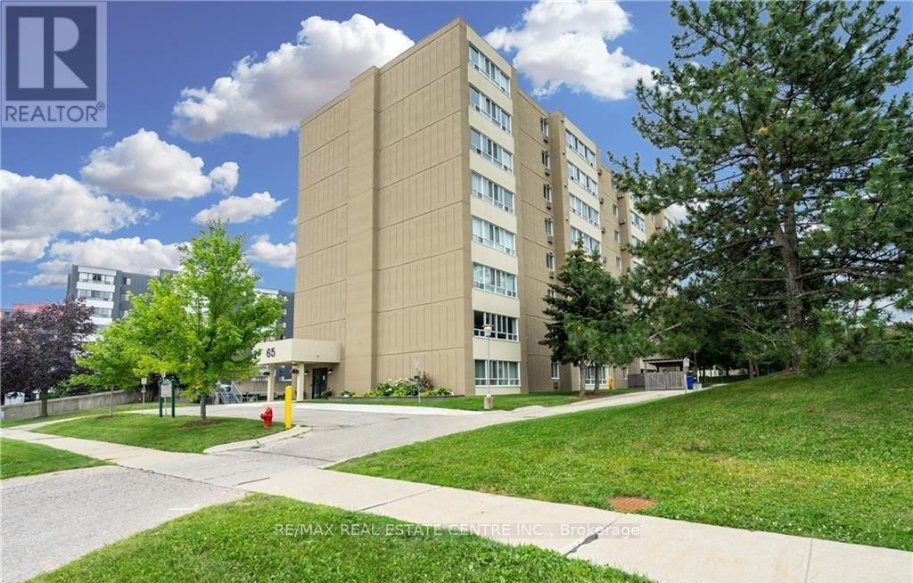 804 - 65 Highland Crescent, Kitchener, Ontario  N2M 5M8 - Photo 3 - X13456810