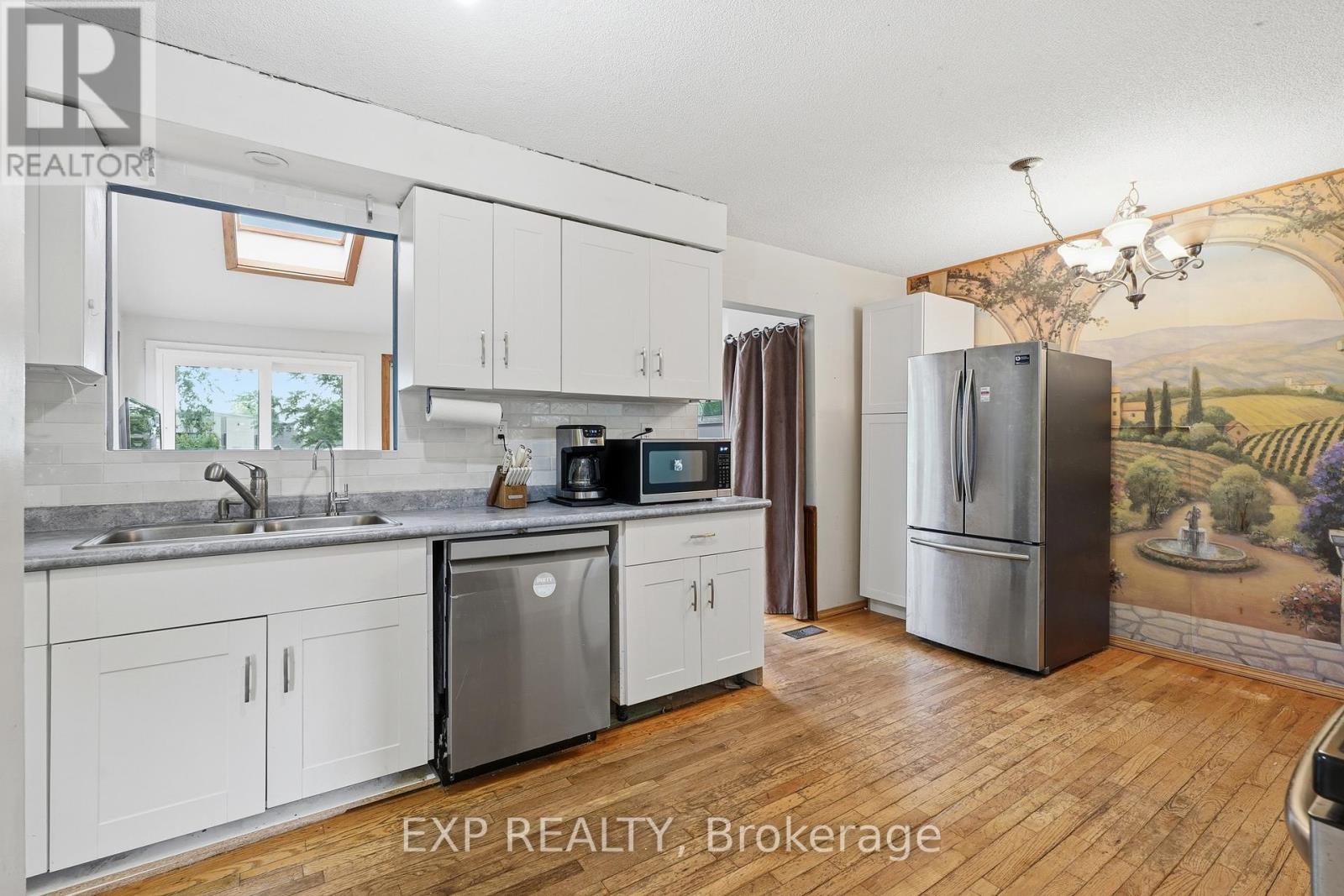 83 Oriole Parkway W, Woolwich, Ontario  N3B 1C2 - Photo 12 - X13456938