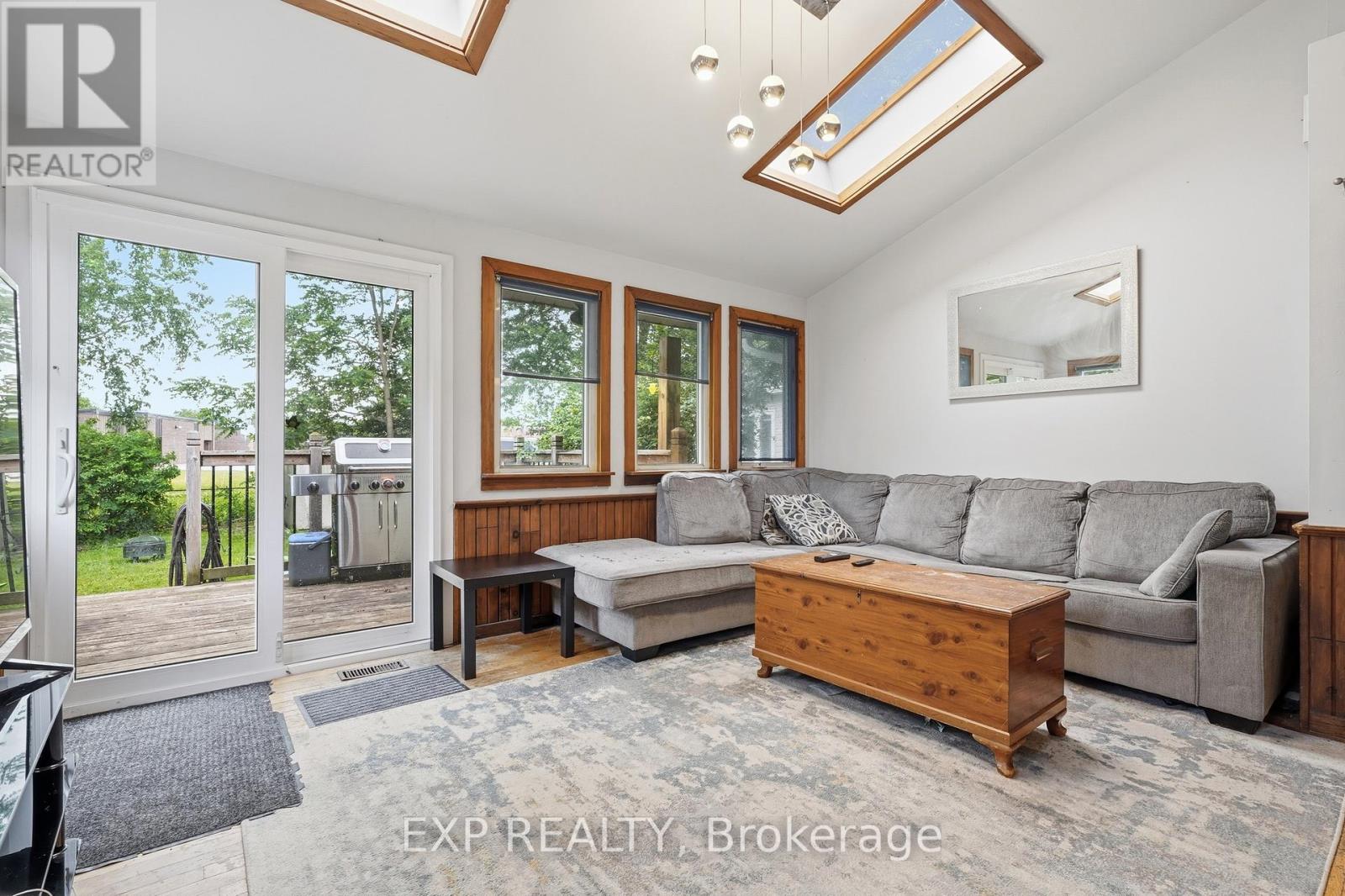 83 Oriole Parkway W, Woolwich, Ontario  N3B 1C2 - Photo 16 - X13456938