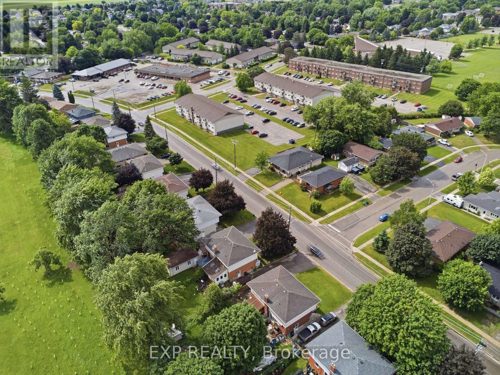83 Oriole Parkway W, Woolwich, Ontario  N3B 1C2 - Photo 41 - X13456938