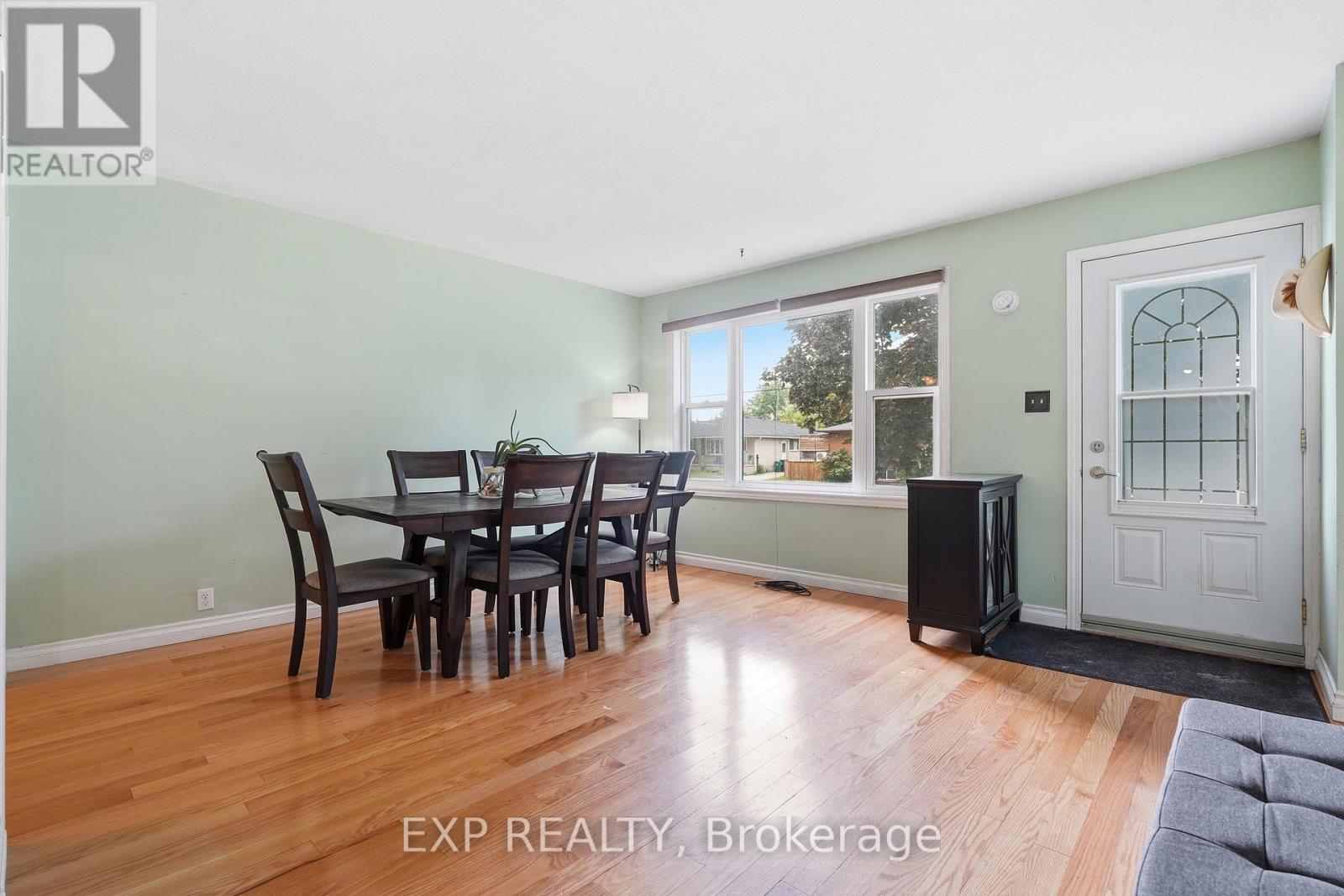 83 Oriole Parkway W, Woolwich, Ontario  N3B 1C2 - Photo 6 - X13456938