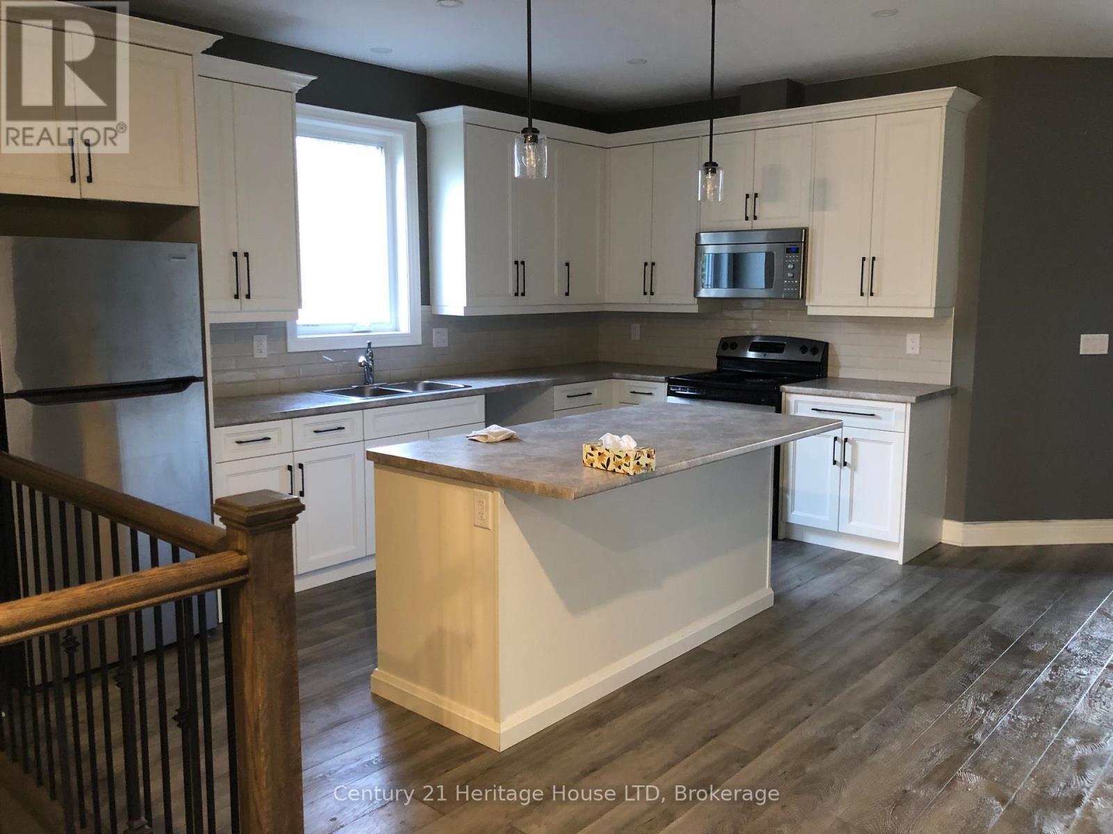 8439 WILLOUGHBY DRIVE W, Niagara Falls, Ontario