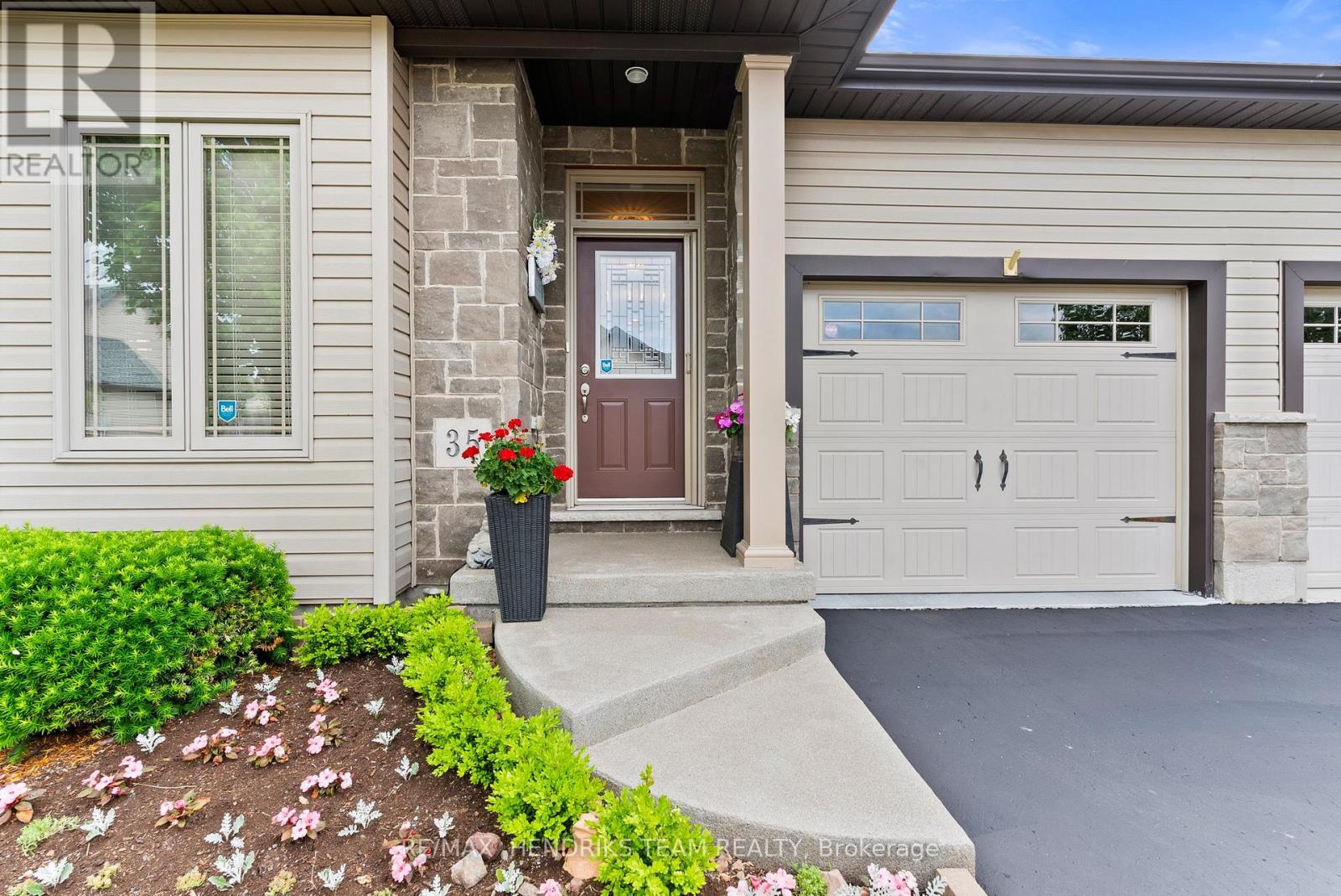 35 - 9440 Eagle Ridge Drive, Niagara Falls, Ontario  L2H 0G2 - Photo 2 - X13457114