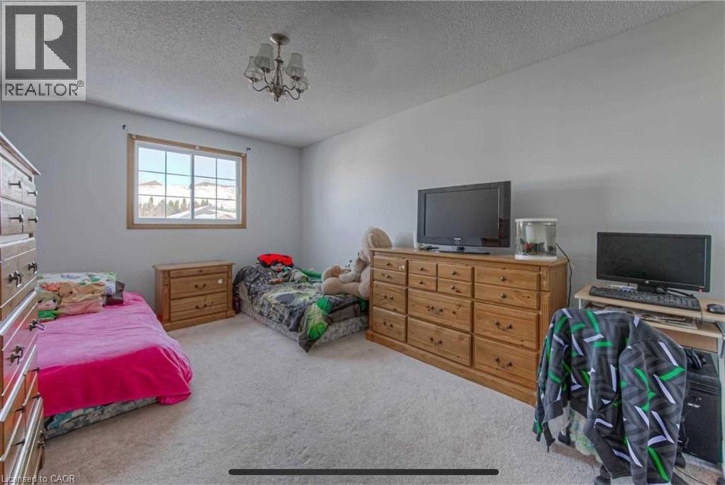 389 Greenbrier Road Unit# Main, Cambridge, Ontario  N1P 1C1 - Photo 6 - 40840778
