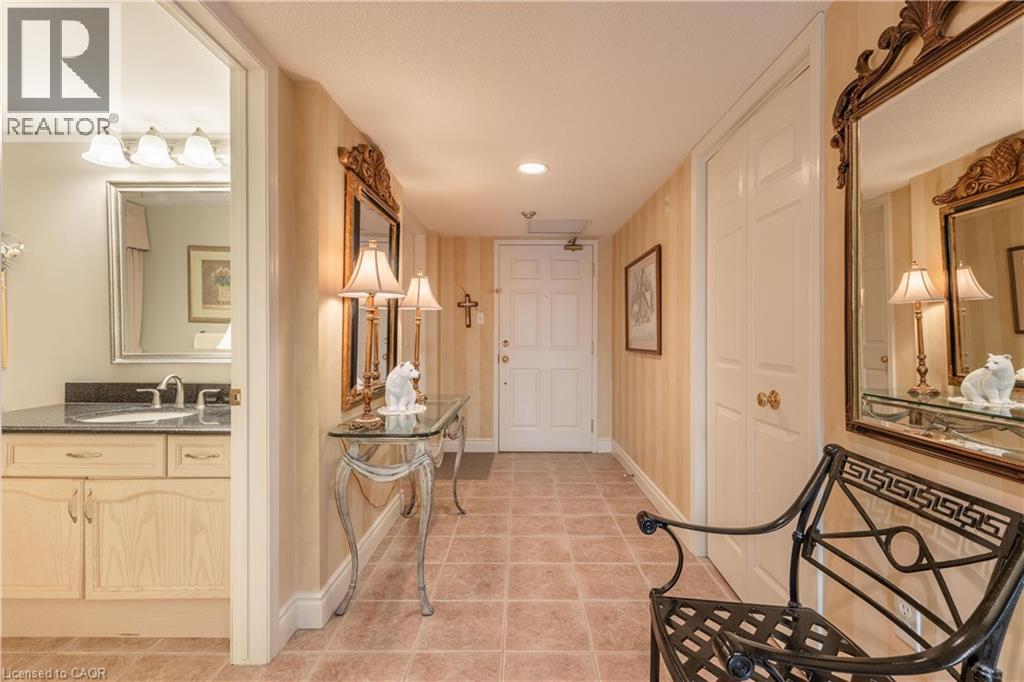 216 Plains Road W Unit# D301, Burlington, Ontario  L7T 4L2 - Photo 18 - 40840699