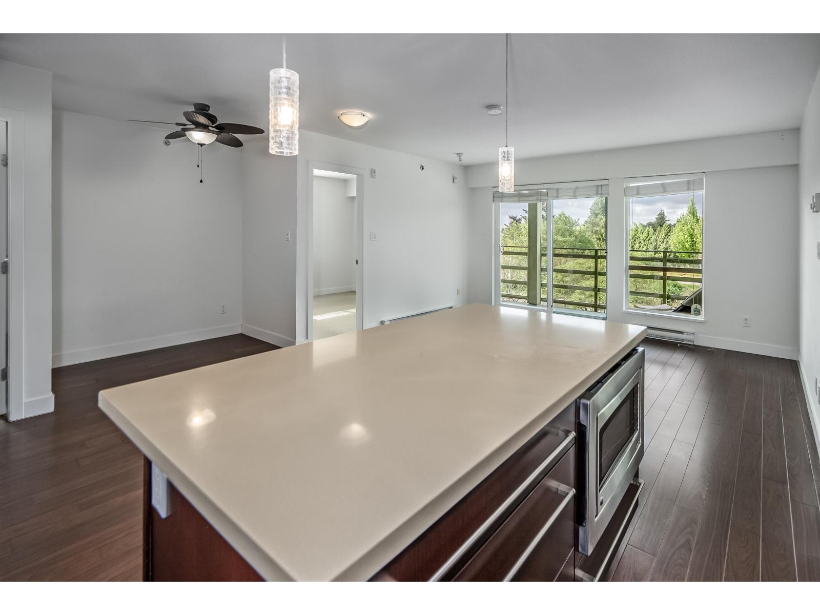 406 15735 Croydon Drive, Surrey, British Columbia  V3Z 2L5 - Photo 10 - R3136294