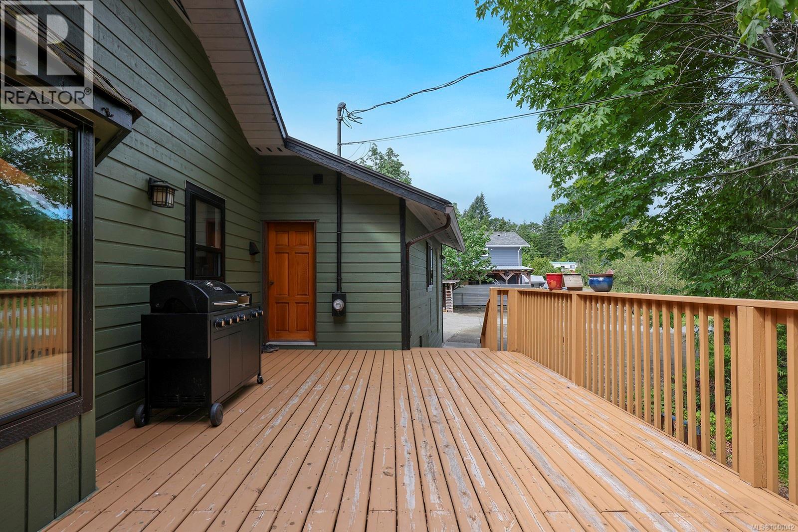 6585 Walker Frontage Rd, Fanny Bay, British Columbia  V0R 1W0 - Photo 21 - 1040042