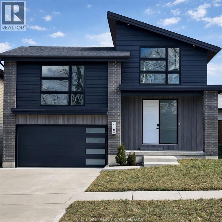 15 Churchill Park ROAD, Chatham, Ontario