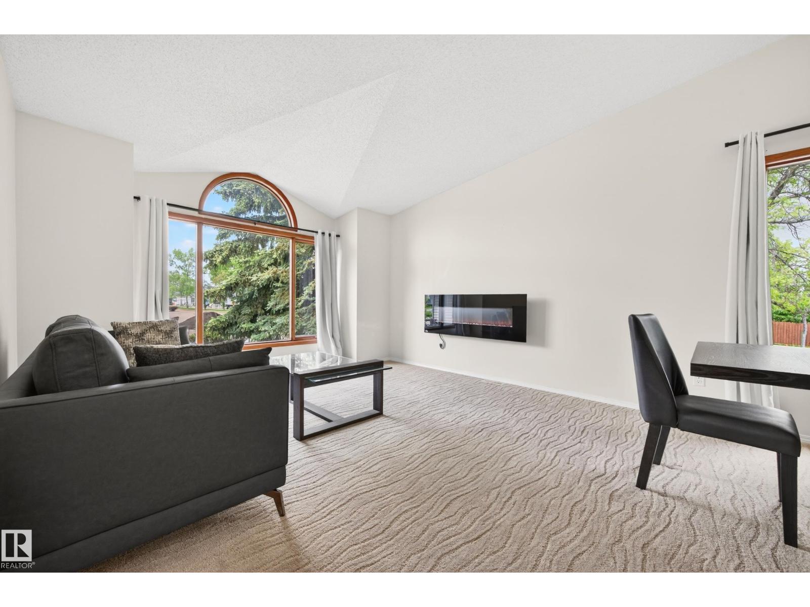 65 Primrose Bv, Sherwood Park, Alberta  T8H 1G1 - Photo 2 - E4494129