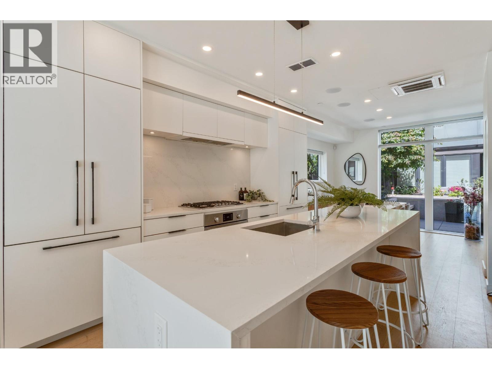 125 649 E 3rd Street, North Vancouver, British Columbia  V7L 1G6 - Photo 5 - R3136988