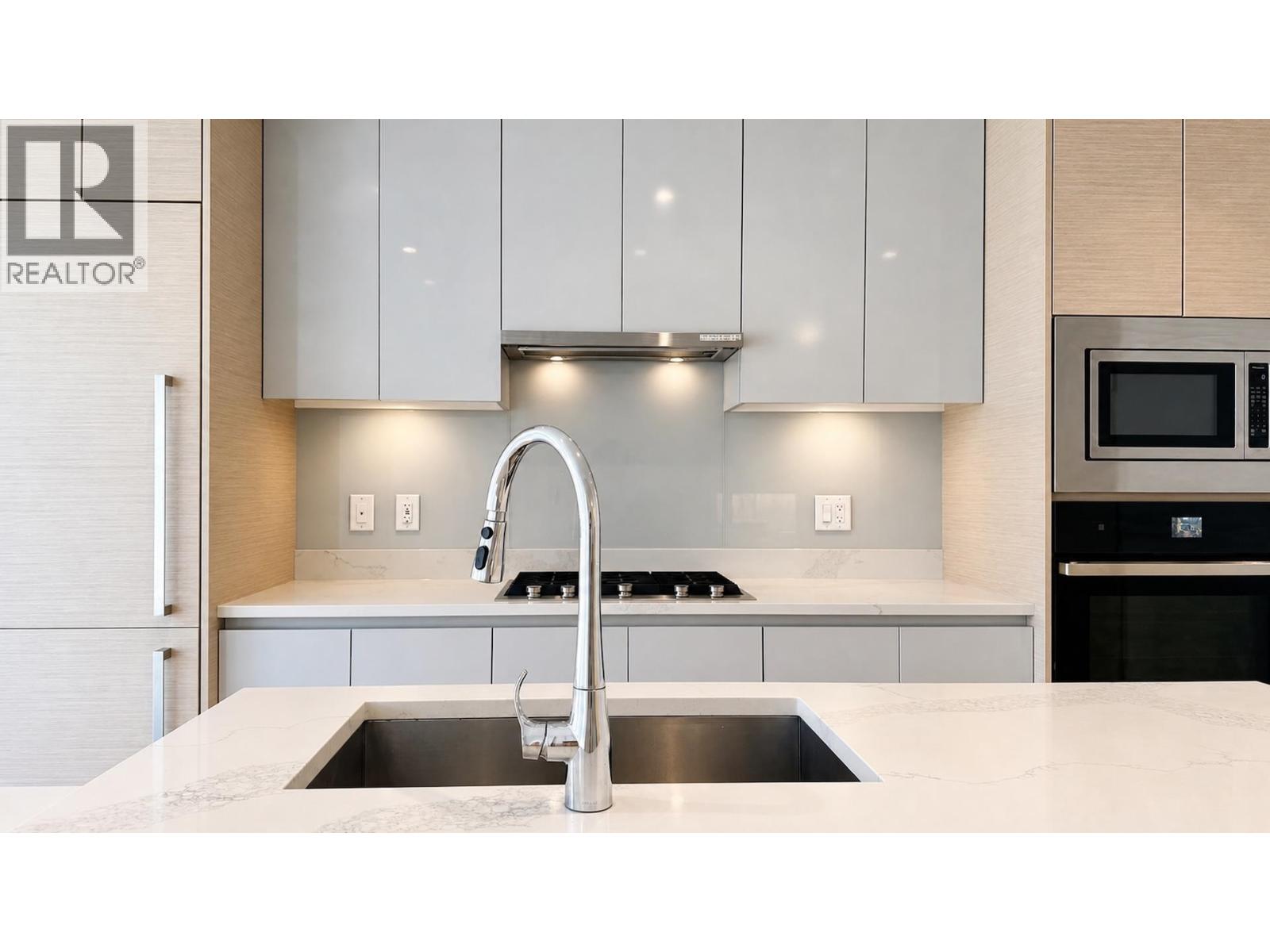 405 3538 Sawmill Crescent, Vancouver, British Columbia  V5S 0J8 - Photo 1 - R3136990