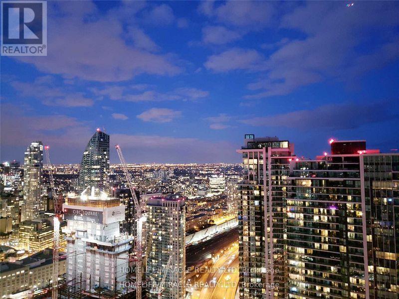 5204 - 88 Harbour Street, Toronto, Ontario  M5J 1B7 - Photo 13 - C13457174
