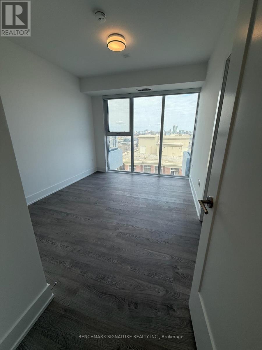 2204 - 10 Inn On The Park Drive, Toronto, Ontario  M3C 0P9 - Photo 3 - C13457194