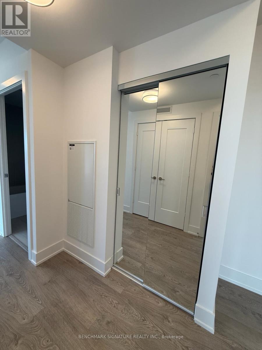 2204 - 10 Inn On The Park Drive, Toronto, Ontario  M3C 0P9 - Photo 9 - C13457194