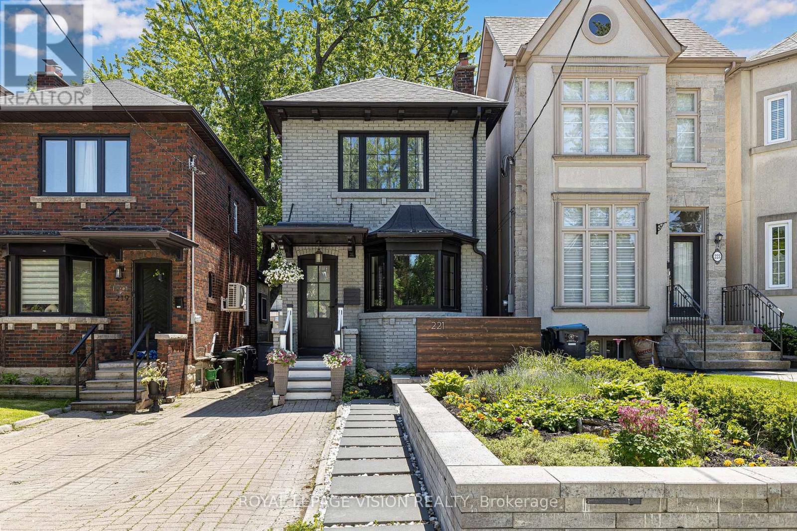 221 Bedford Park Avenue, Toronto, Ontario  M5M 1J4 - Photo 2 - C13457232