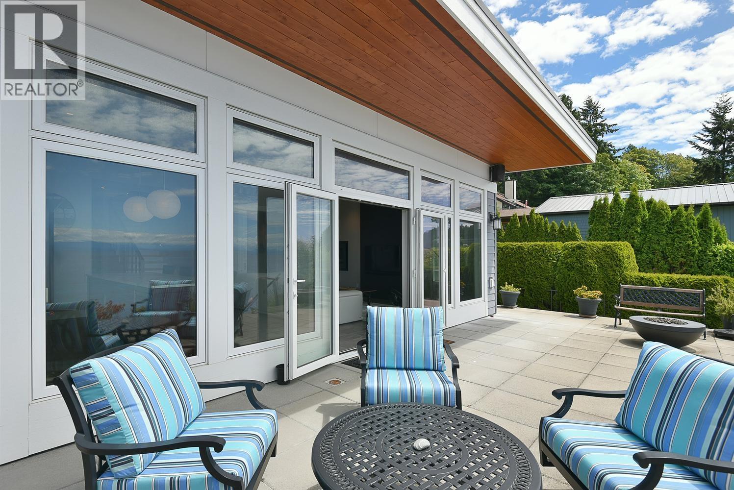 5279 Sunshine Coast Highway, Sechelt, British Columbia  V7Z 0C4 - Photo 2 - R3136999