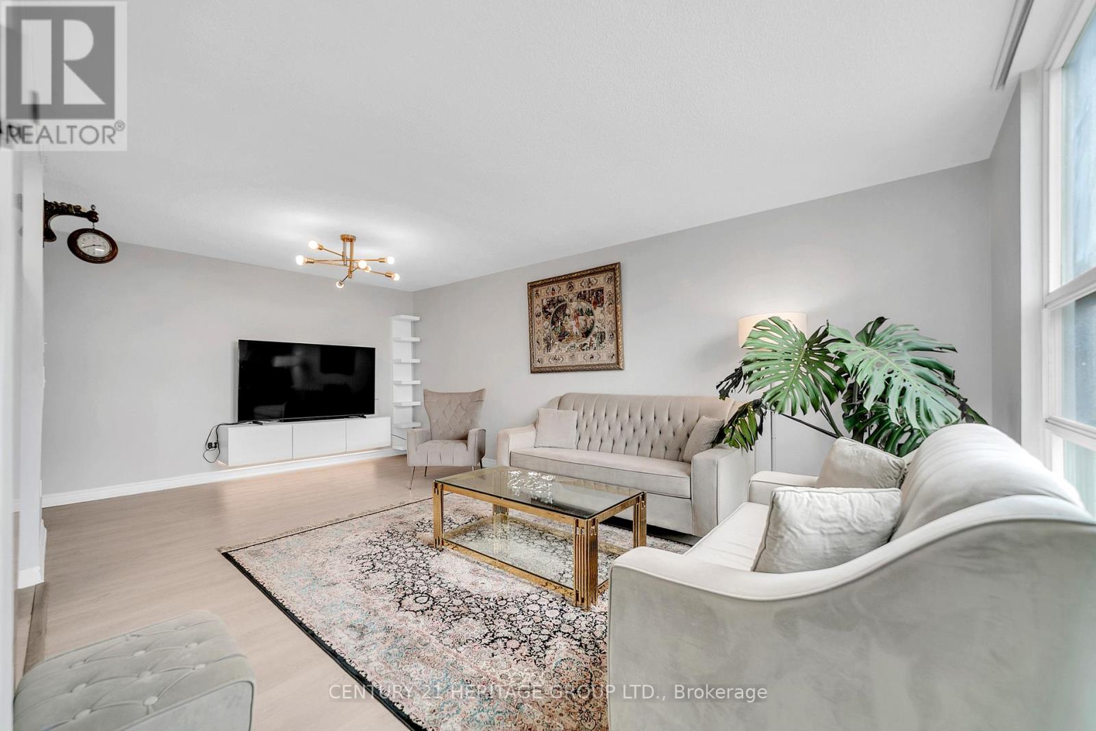 806 - 30 Harding Boulevard W, Richmond Hill, Ontario  L4C 9M3 - Photo 5 - N12996778