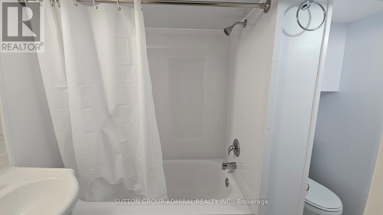 58 Marlin Court, Newmarket, Ontario  L3Y 2W8 - Photo 11 - N13457170