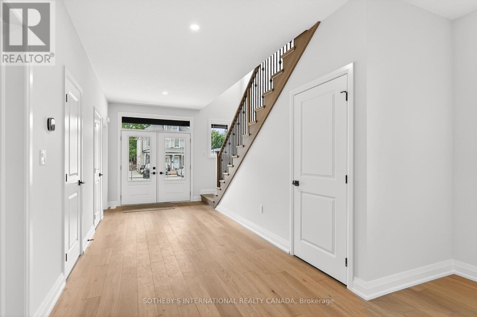 42 Rich Avenue, Cambridge, Ontario  N1R 2A5 - Photo 4 - X13019544