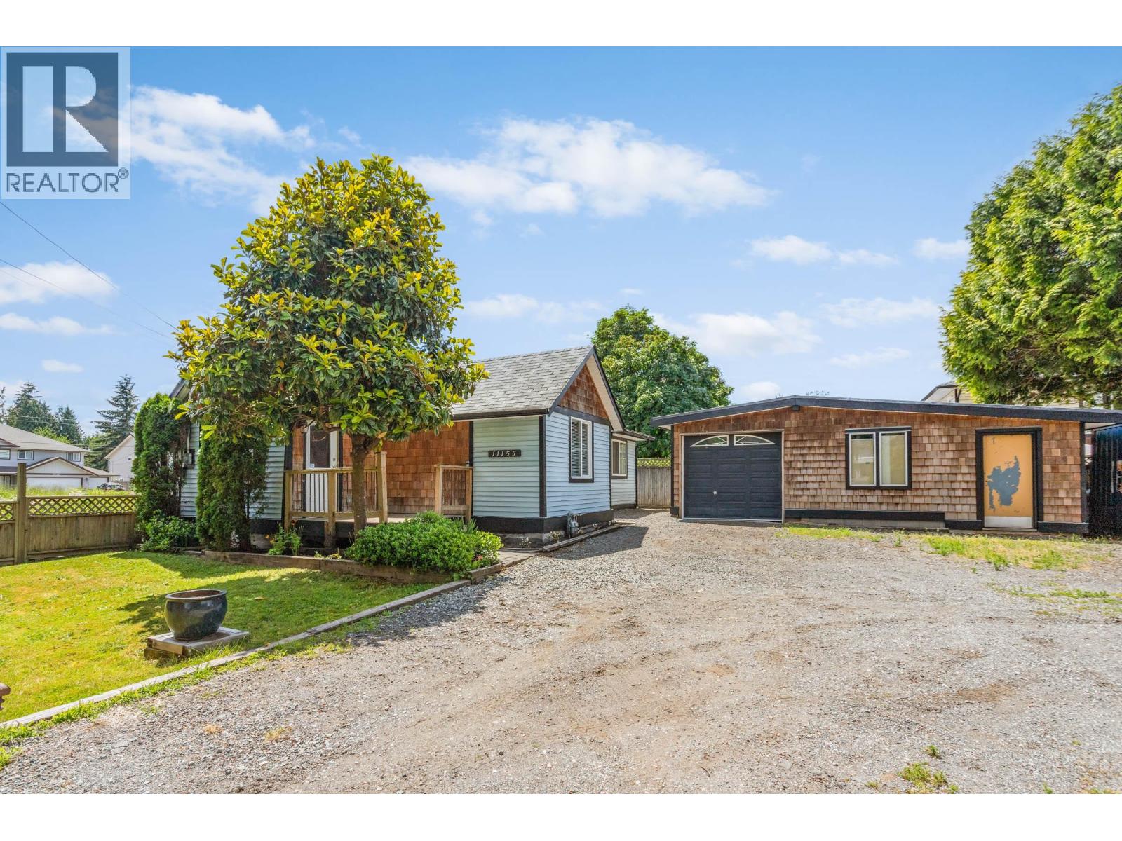 11155 Princess Street, Maple Ridge, British Columbia  V2X 1M8 - Photo 2 - R3135909