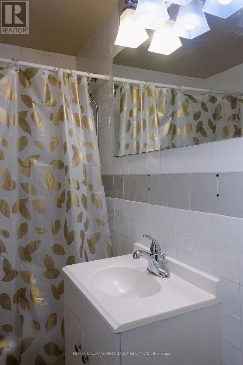 1702 Greenvale Crescent, Pickering, Ontario  L1V 4W7 - Photo 11 - E13248230