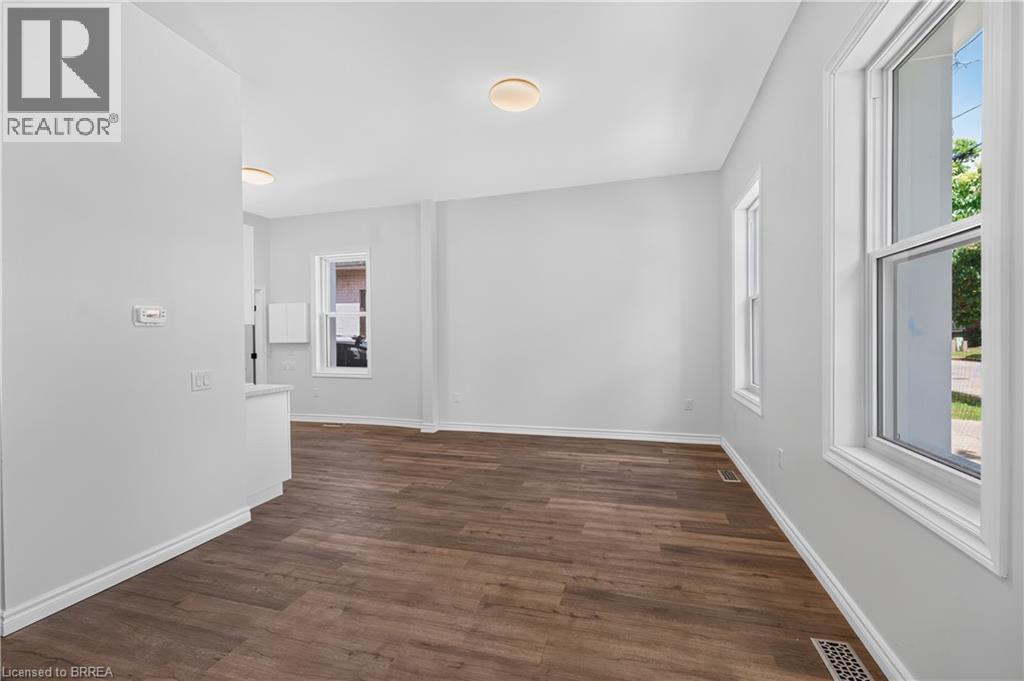 6 Duke Street, Brantford, Ontario  N3T 3T3 - Photo 6 - 40839426
