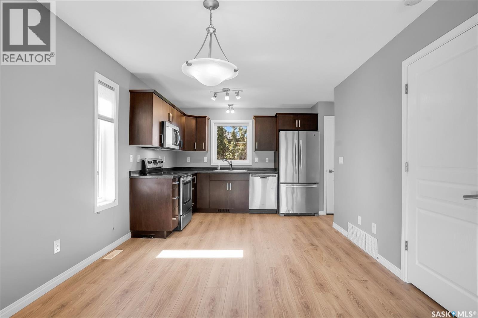 643 Hampton Circle, Saskatoon, Saskatchewan  S7R 0K1 - Photo 7 - SK039750