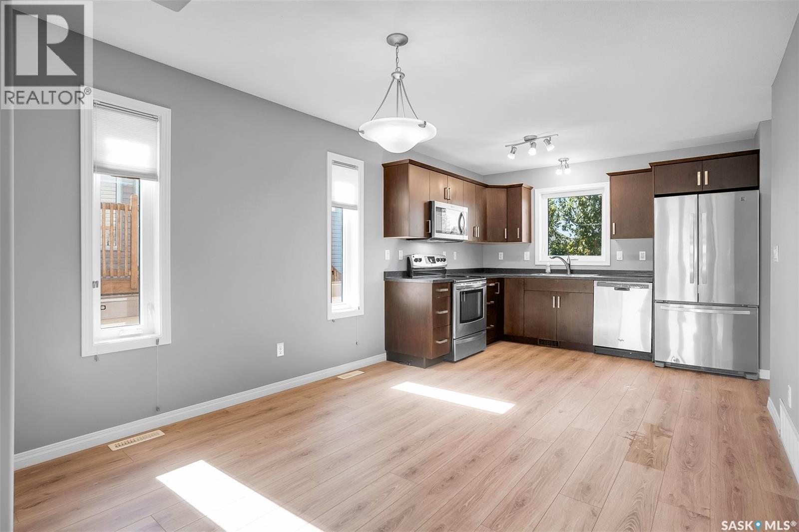 643 Hampton Circle, Saskatoon, Saskatchewan  S7R 0K1 - Photo 8 - SK039750