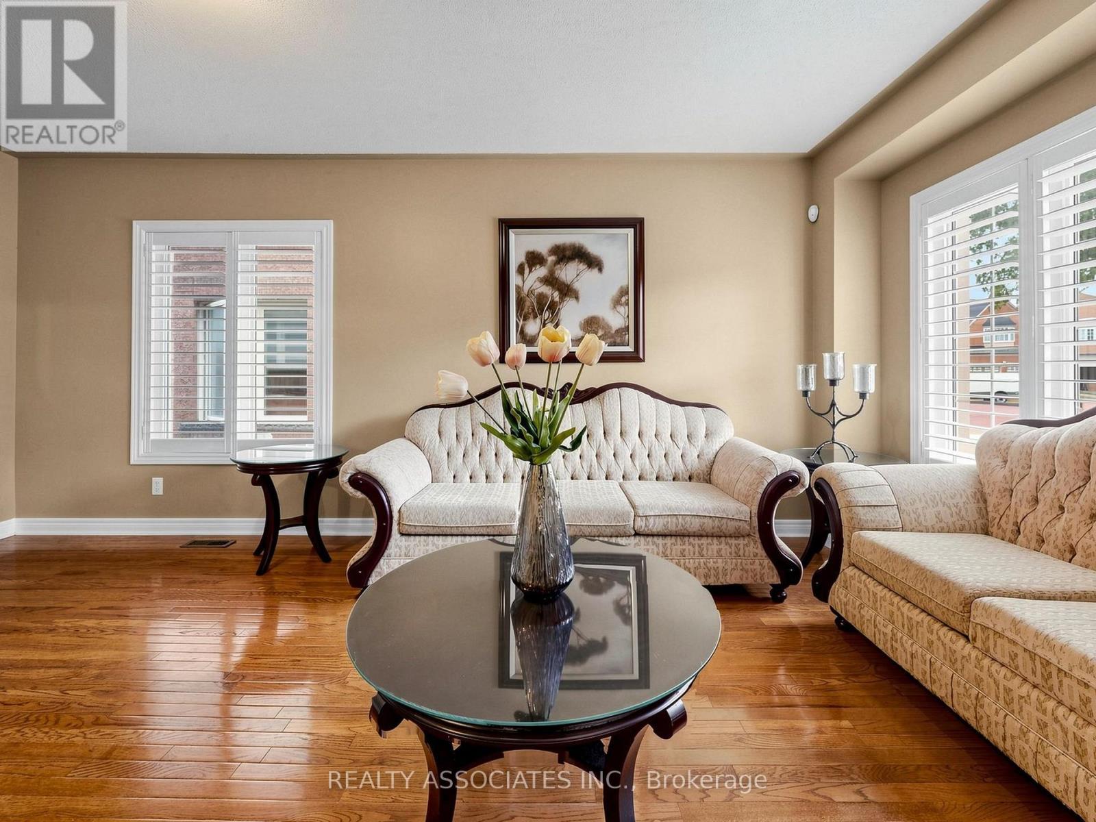 44 Shining Willow Crescent, Brampton, Ontario  L6P 2A2 - Photo 5 - W13457216