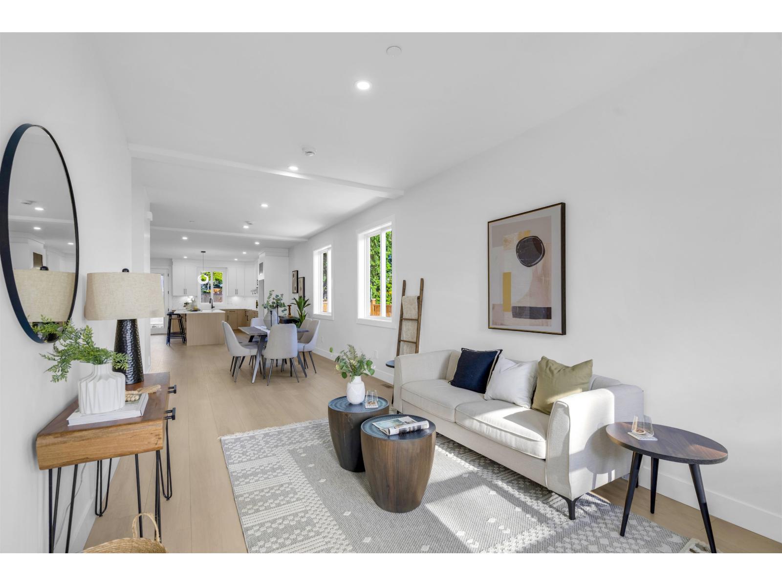 7932 Heron Street, Mission, British Columbia  V2V 6A1 - Photo 3 - R3135752
