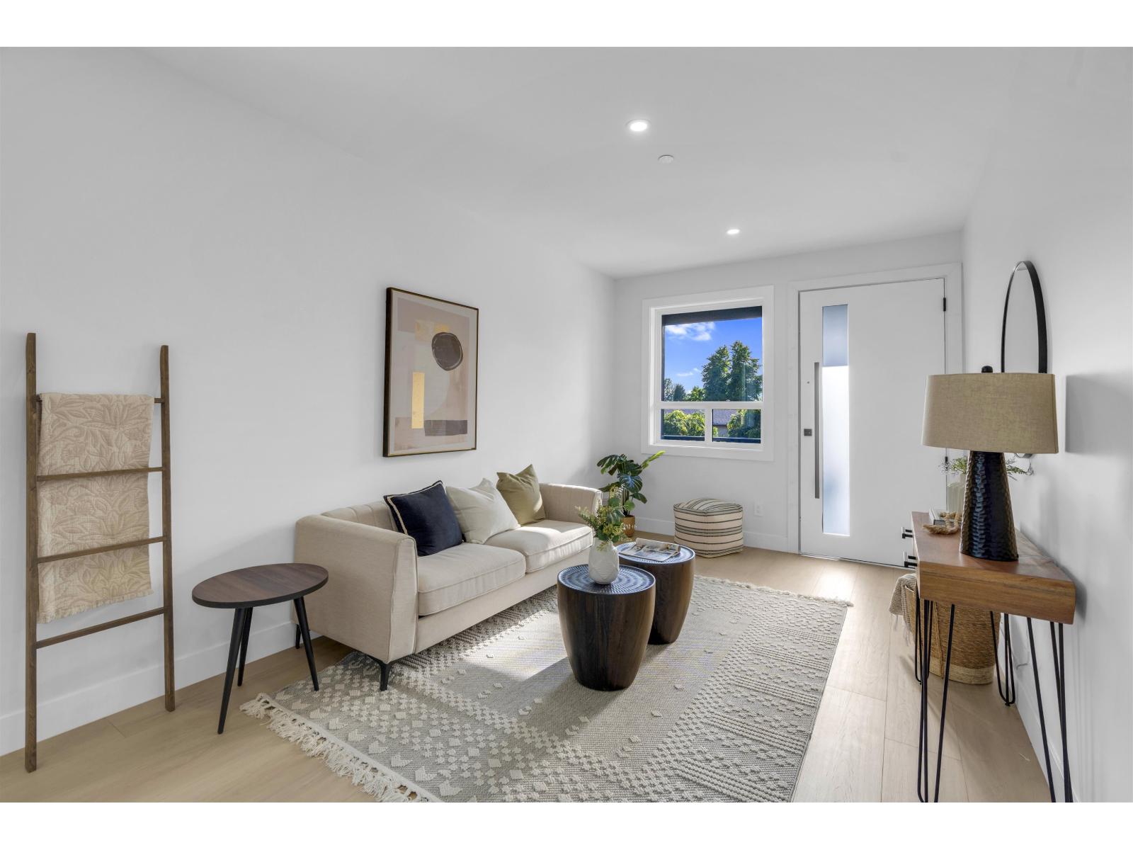 7932 Heron Street, Mission, British Columbia  V2V 6A1 - Photo 4 - R3135752