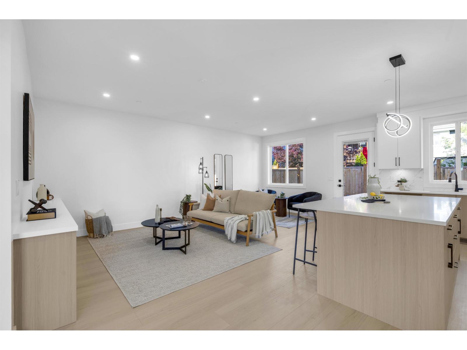 7932 Heron Street, Mission, British Columbia  V2V 6A1 - Photo 8 - R3135752