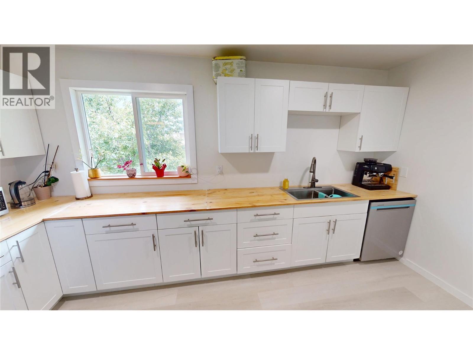 333 21st Avenue S, Cranbrook, British Columbia  V1C 3H6 - Photo 7 - 10391778