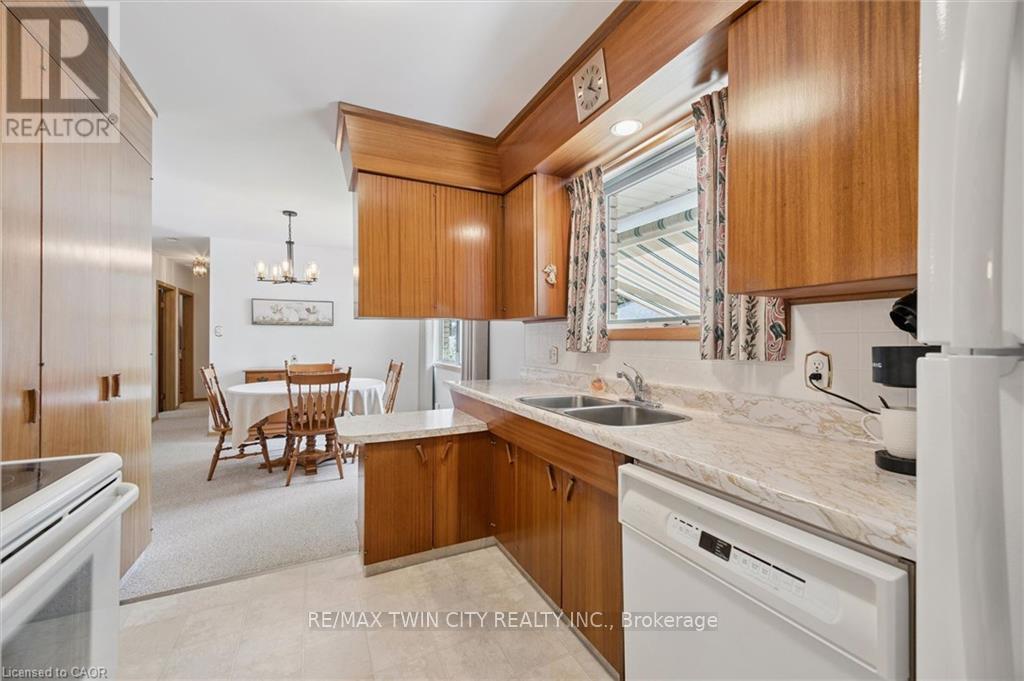 221 Willowdale Avenue, Waterloo, Ontario N2J 3M3 - Photo 12 - X13457062