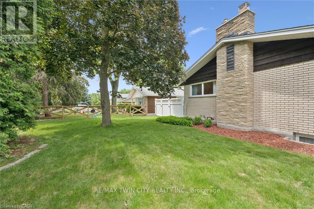 221 Willowdale Avenue, Waterloo, Ontario N2J 3M3 - Photo 22 - X13457062